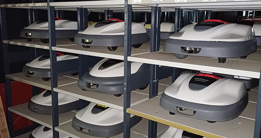 Robotmaaier Miimo Honda onderhoud schoonmaak robothotel